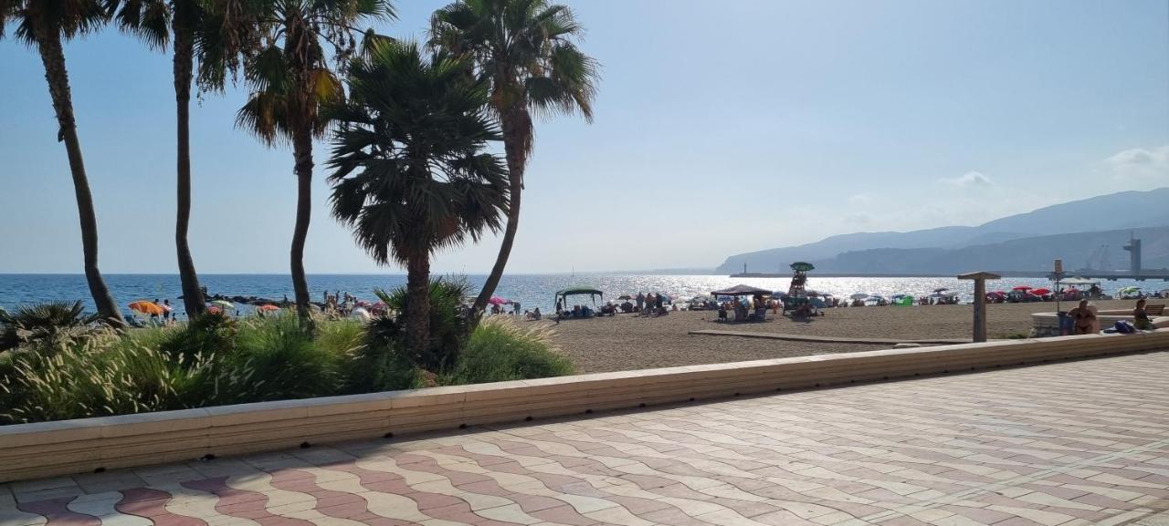 Apartamento En Paseo Maritimo Almeria Bagian luar foto