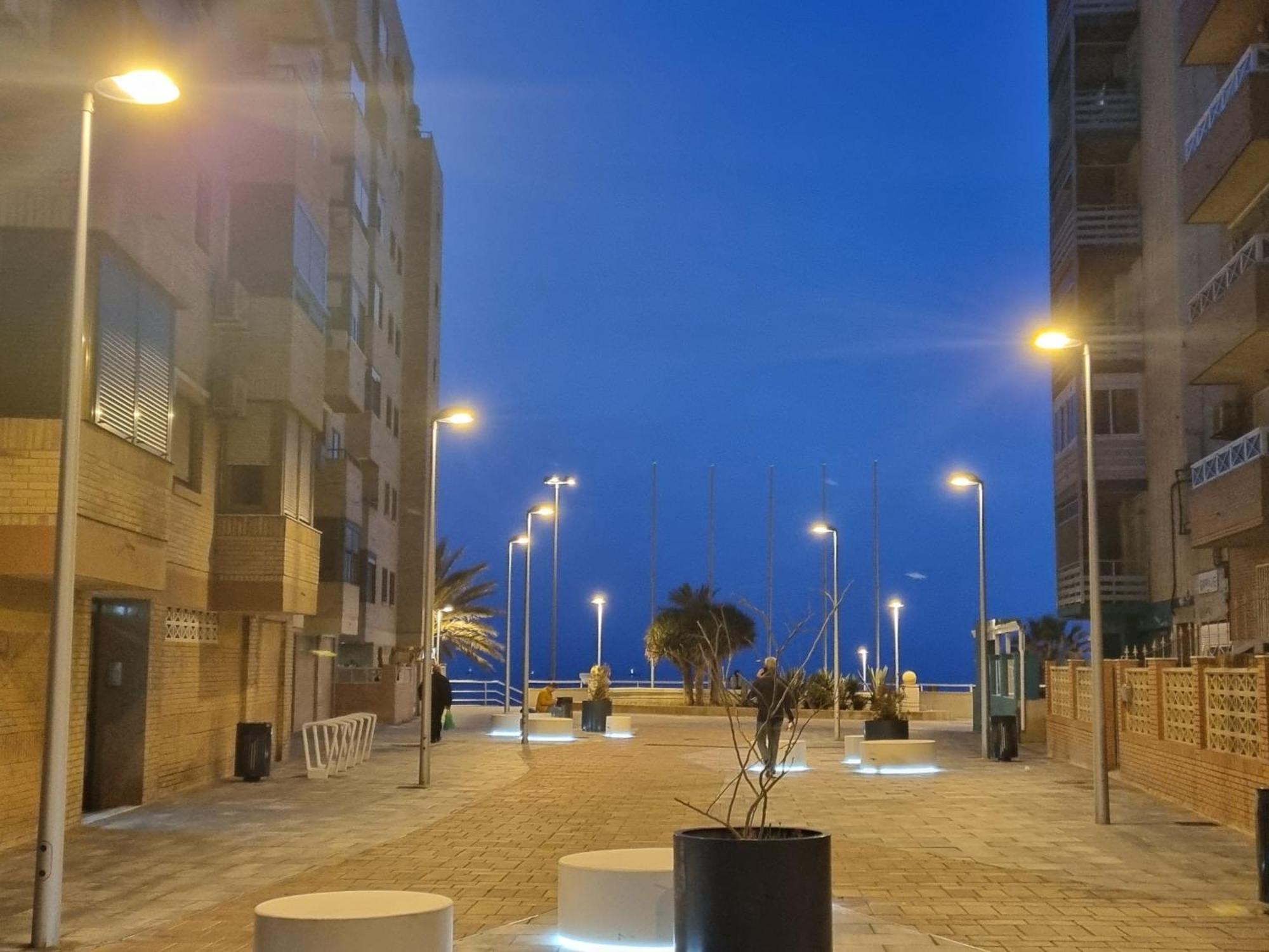 Apartamento En Paseo Maritimo Almeria Bagian luar foto